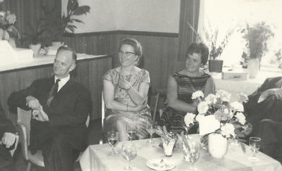 4 - Jubileum 50 jaar Hotel Veluwe, Gerrit Kolkman, Diny Pessink en Toos Kolkman